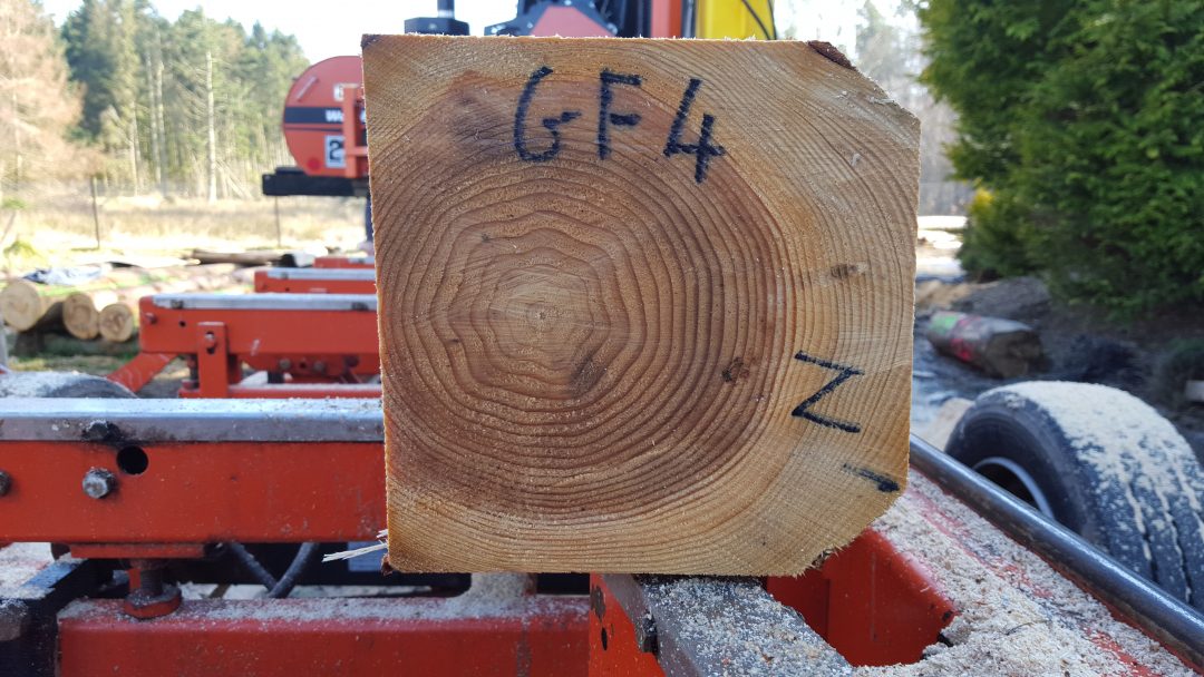 Timber on the portable sawmill