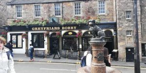 Greyfriars Bobby statue.